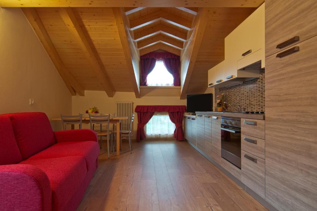 Appartamenti Sissi Commezzadura Habitación foto