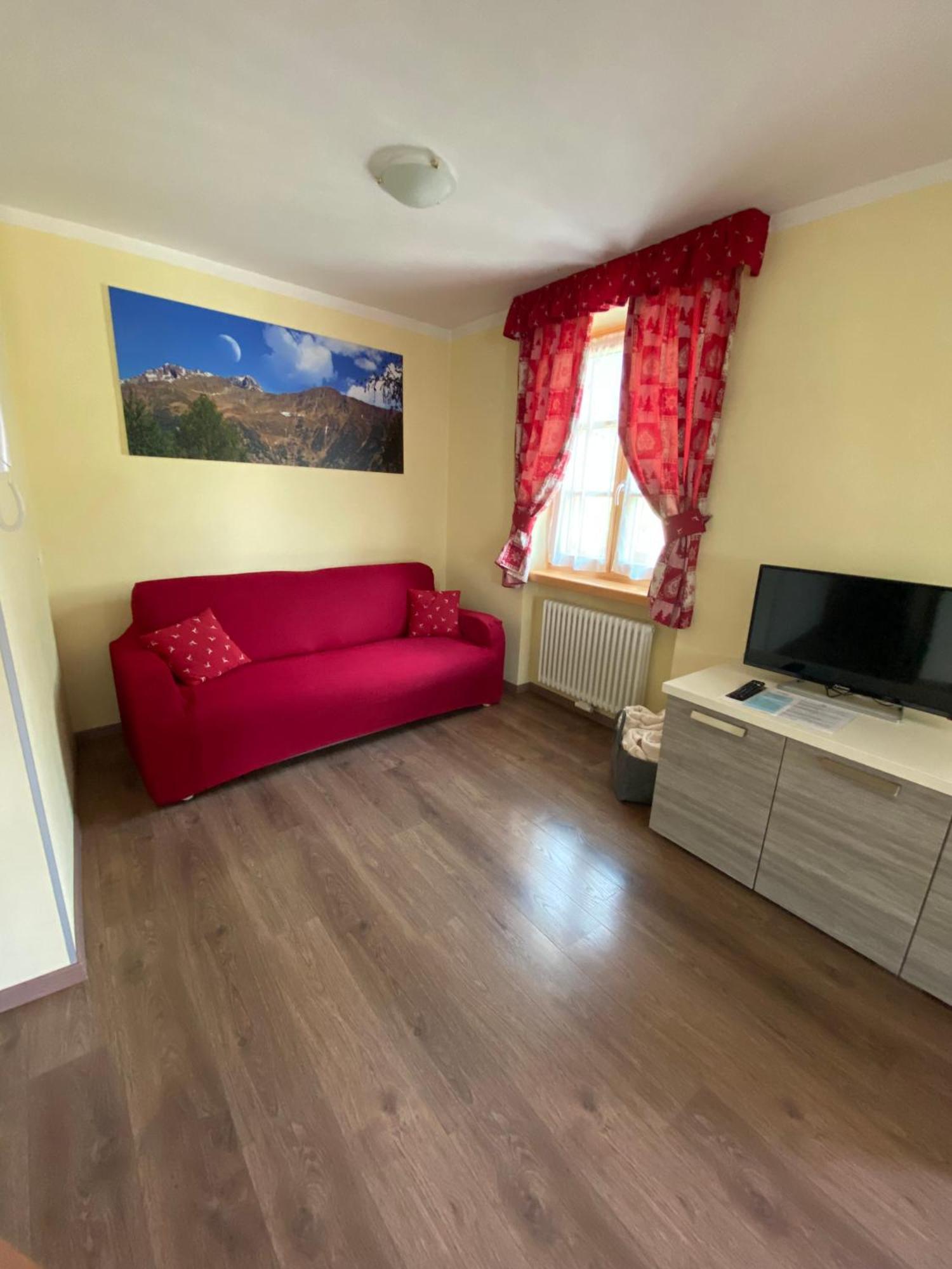Appartamenti Sissi Commezzadura Exterior foto