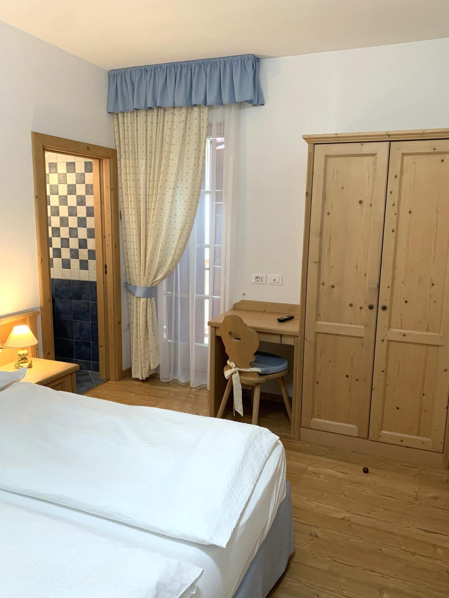 Appartamenti Sissi Commezzadura Exterior foto